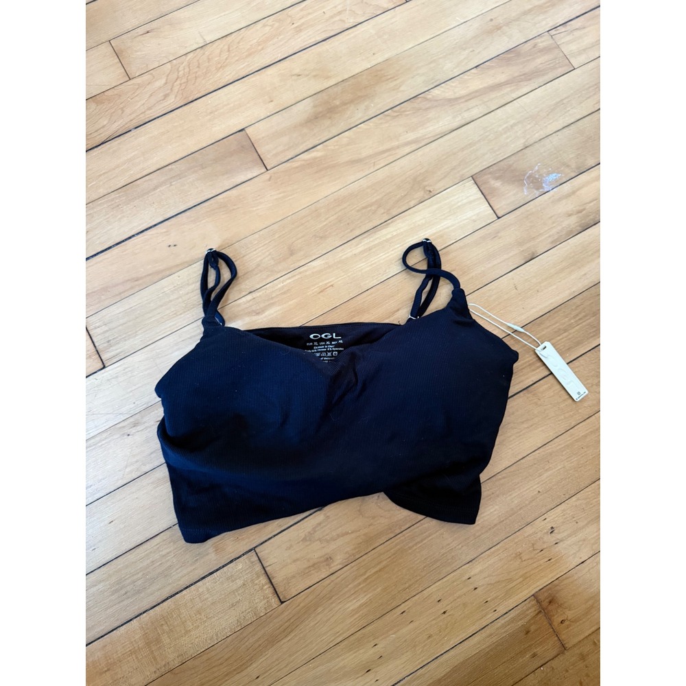 NWT OGL black sports bra strappy with‎ built in pads